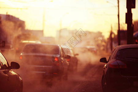 道路上的汽车交通运输图片