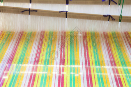 纱线背景旧织机和纱线图片