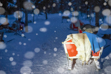 芬兰拉普兰Rovaniemi驯鹿农场的雪橇图片