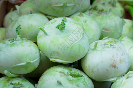 Kohlrabi市场销售农业背景关图片