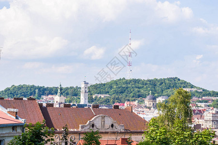 乌克兰利沃夫市旧区的城市景观背景图片