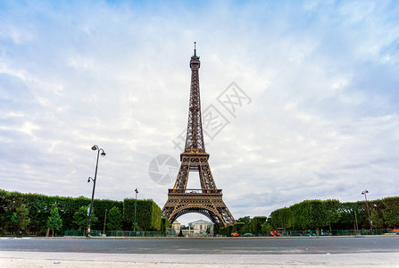 Eiffel铁塔名叫Ladamaledefer图片