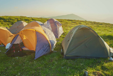 在高山露营旅游帐图片