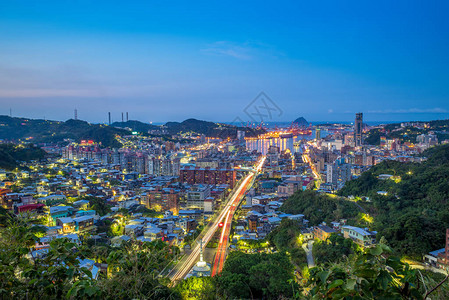 北部基隆港的天际线背景