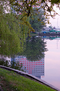 俄罗斯联邦加里宁格勒苏维埃众议院下池塘和苏维图片