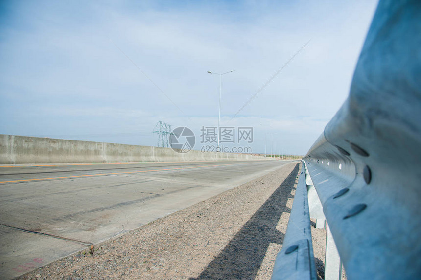 防守铁闸制霸禁区完成惊天封盖