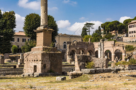 罗马广场的废墟在罗马图片