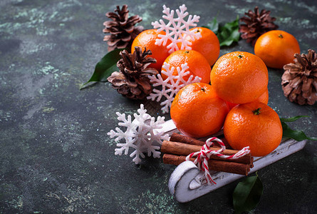 圣诞节或新年组成时有橘子图片