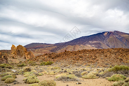 在多云的天空的美丽火山景观西班牙加那利群岛特内里费岛泰德公园的山脉鼓图片