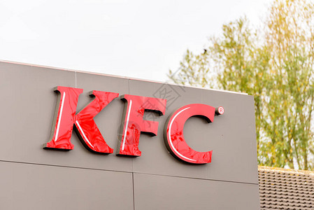 KFC餐馆标志在Sixfiel图片