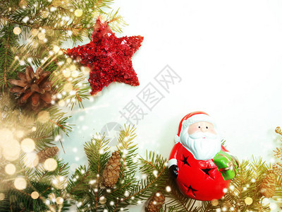 圣诞节装饰在fir树枝图片