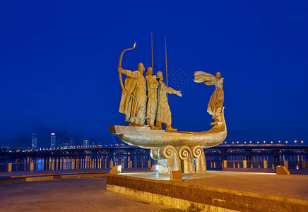 基辅纪念碑的创建者们在日图片