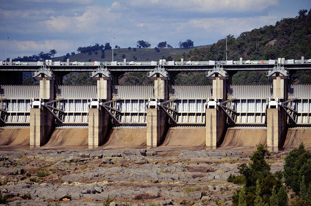 澳大利亚新南威尔士州中西部地区拉克兰河谷Wyangala大坝的圆形斯皮图片