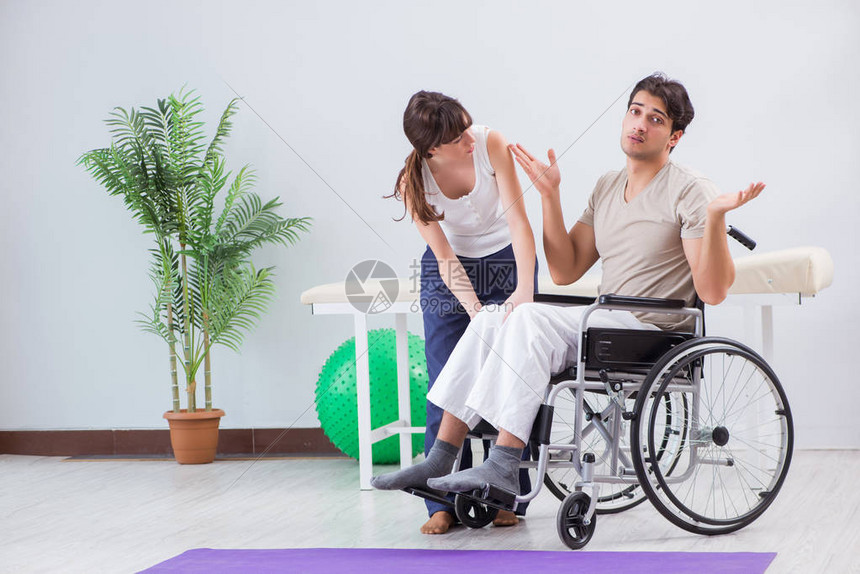 两人的伤病历史与出勤率对球队影响深度比较