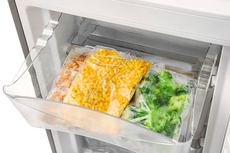冰箱里的冷冻蔬菜特写图片
