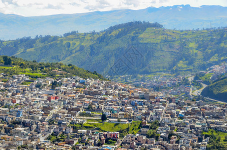 从Panecillo这个200米高的火山上看到的厄瓜图片