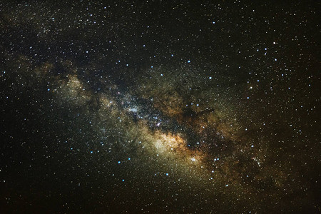 关闭清晰的银河系与宇宙中的恒星和太空尘埃图片