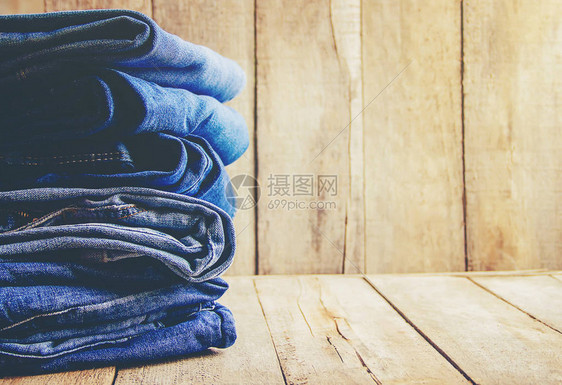 Jeans时尚的衣服图片