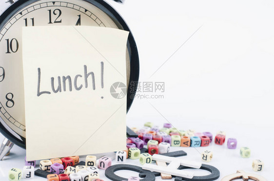 以LUNCH字写的说明文件关于白背图片