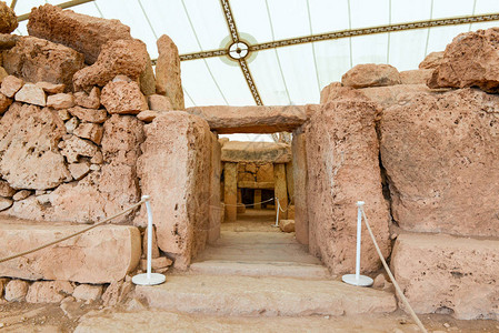 HagarQim在马耳他岛上发现的巨石寺院建筑群图片