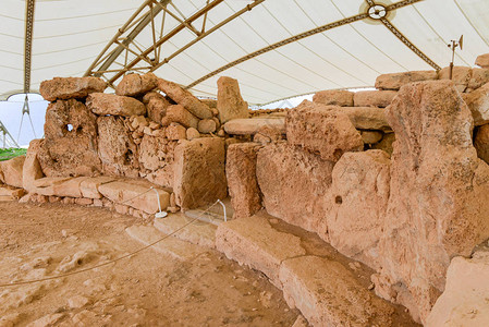 HagarQim在马耳他岛上发现的巨石寺院建筑群图片