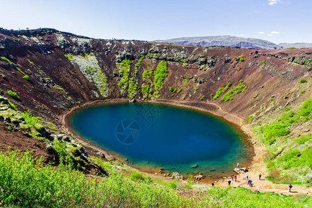 冰岛的蓝色火山岩坑湖泊kerid1106图片素材