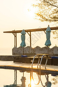 日出时酒店和度假村的美丽豪华室外游泳图片