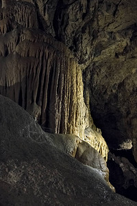 斯洛伐克Demanovska自由洞穴的斯塔勒克人和stala图片