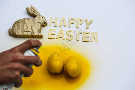 复活节的鸡蛋被涂漆手图片
