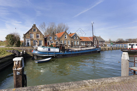 荷兰Puttersehoek的老旧小港图片