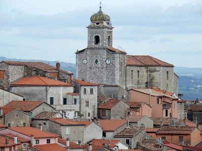 萨西诺罗俯视萨西诺罗历史中心的圣米歇尔阿坎格图片