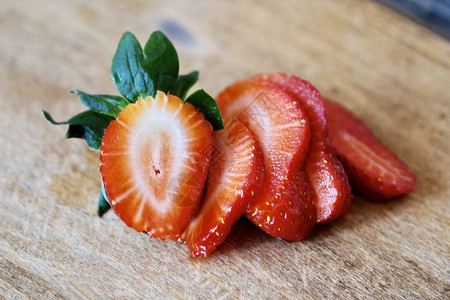 新鲜的新鲜草莓图片