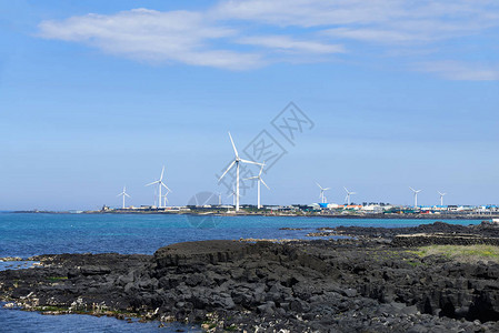 韩国济州古吉瓦乌普岛海岸风力发电风能景观图片