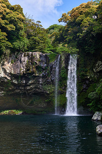 济州岛最有名的瀑布之一千吉燕瀑布图片
