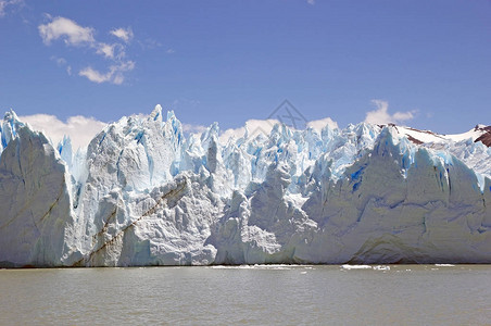 阿根廷巴塔哥尼亚阿根廷湖布拉索里科的佩里托莫雷诺冰川景观它以探险家弗朗西斯科莫雷诺的名字命名250平方公里的冰层和30公里长是由图片