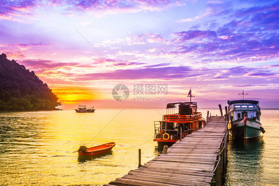 泰国KohKood岛热带海滩紫图片