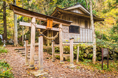 秋天在福岛Tatsuzawafudo图片