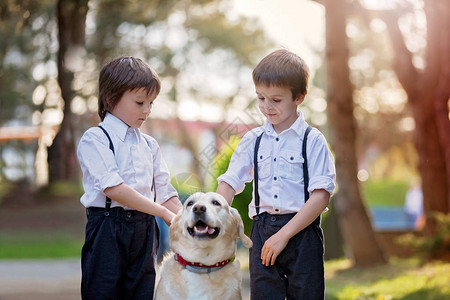 小学龄前男孩图片