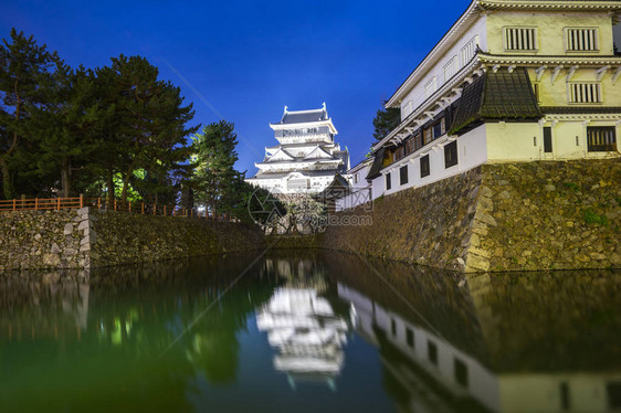 日本小仓城的夜景图片