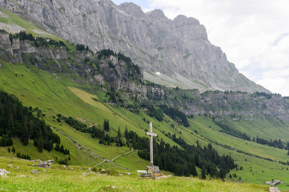 瑞士阿尔卑斯山的Urnerbod图片