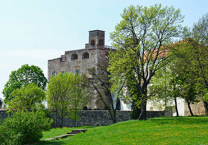 Sarospatak堡垒的旧废墟图片
