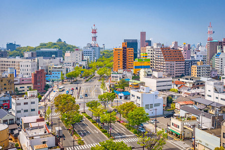 和歌山市日本市中心的天际线白天背景图片