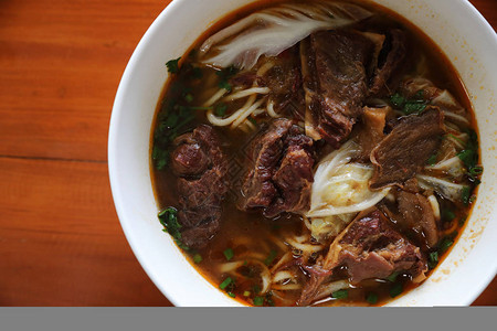 牛肉中式汤面图片
