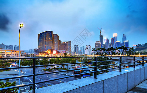 广西南宁高层城市夜景图片