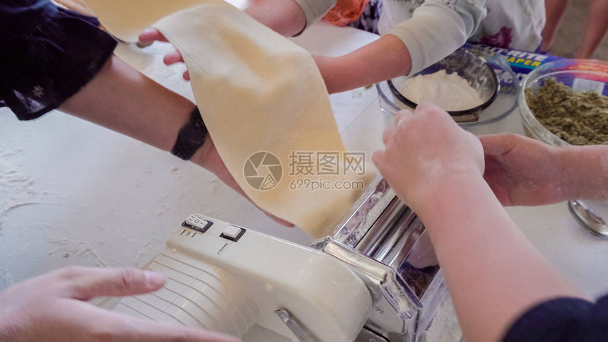 从后场到前场哈登一条龙突破震撼防守瞬间