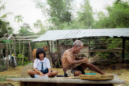 泰国的老年人和有农村生活的图片