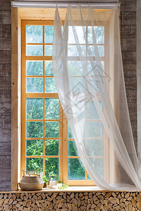 空房间带窗帘和窗帘的木窗查背景图片