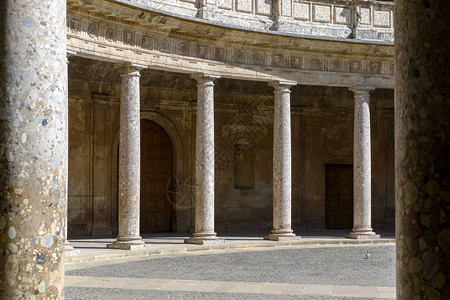 查理五世宫内的圆形庭院卡洛斯五世拉图片