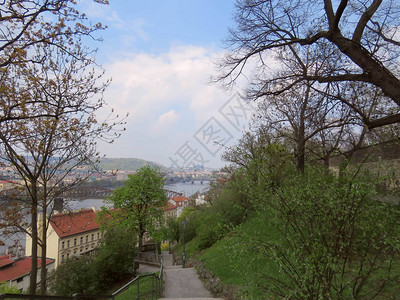 捷克CK小镇布拉格在春天阳背景