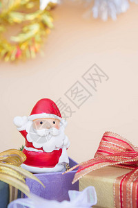 你好SantaClauus娃圣诞节背景和礼物图片